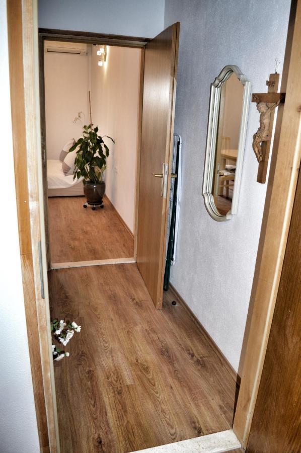 Apartment Nikolic Kaštela Buitenkant foto
